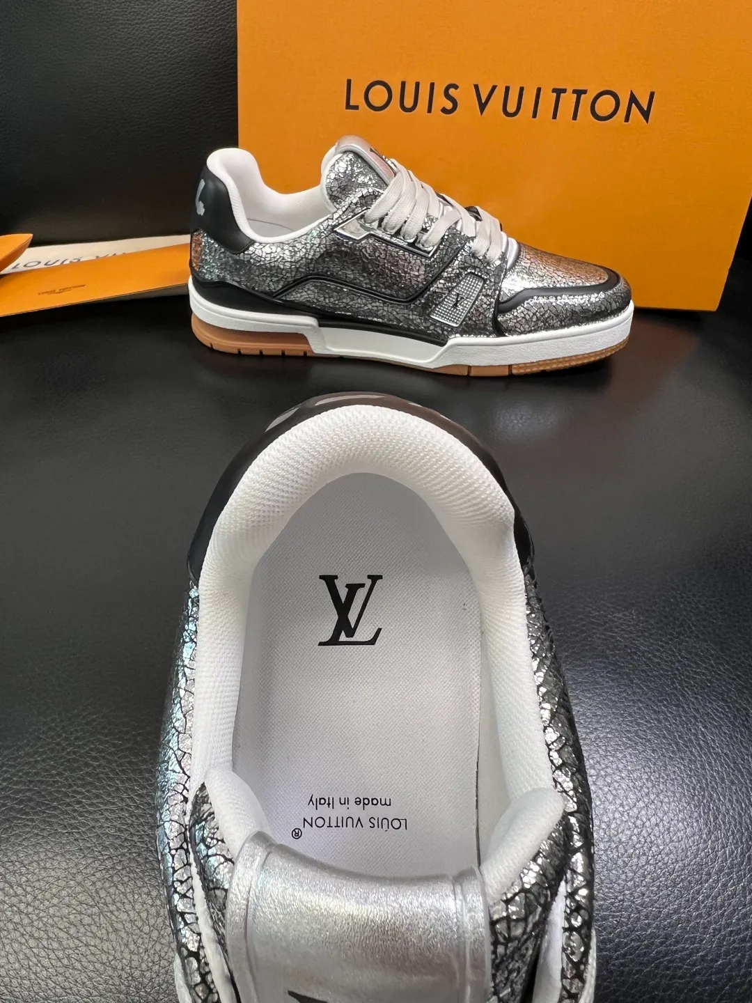 Men's shoes 💰820 Lv high quality top handicrafts Louis Vuitton, counters are equipped with the original factory, the uppers are imported from Italy, high-quality splicing colorful complex crafts, imported cowhide lining is soft and comfortable, soles: original soles specially provided by the original factory, T men's shoes 💰U exclusive movable molded soles are super comfortable, original factory single goods, code number 38-45 (customized 46)